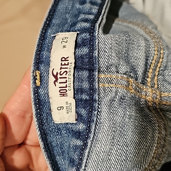 AWRS8ME HOLLISTER DISTRESSED MID RISE BUTTON FLY MOM JEANS - Picture 10 of 11